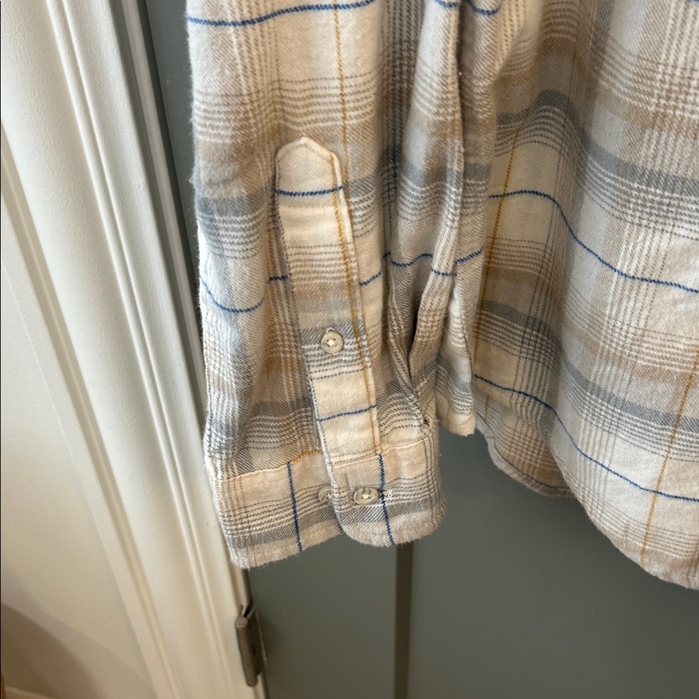 Goodfellow & Co Cream and Gray Plaid Shirt size Large - Picture 4 of 5